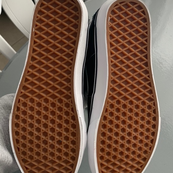 Sneakers - Picture 5 of 5